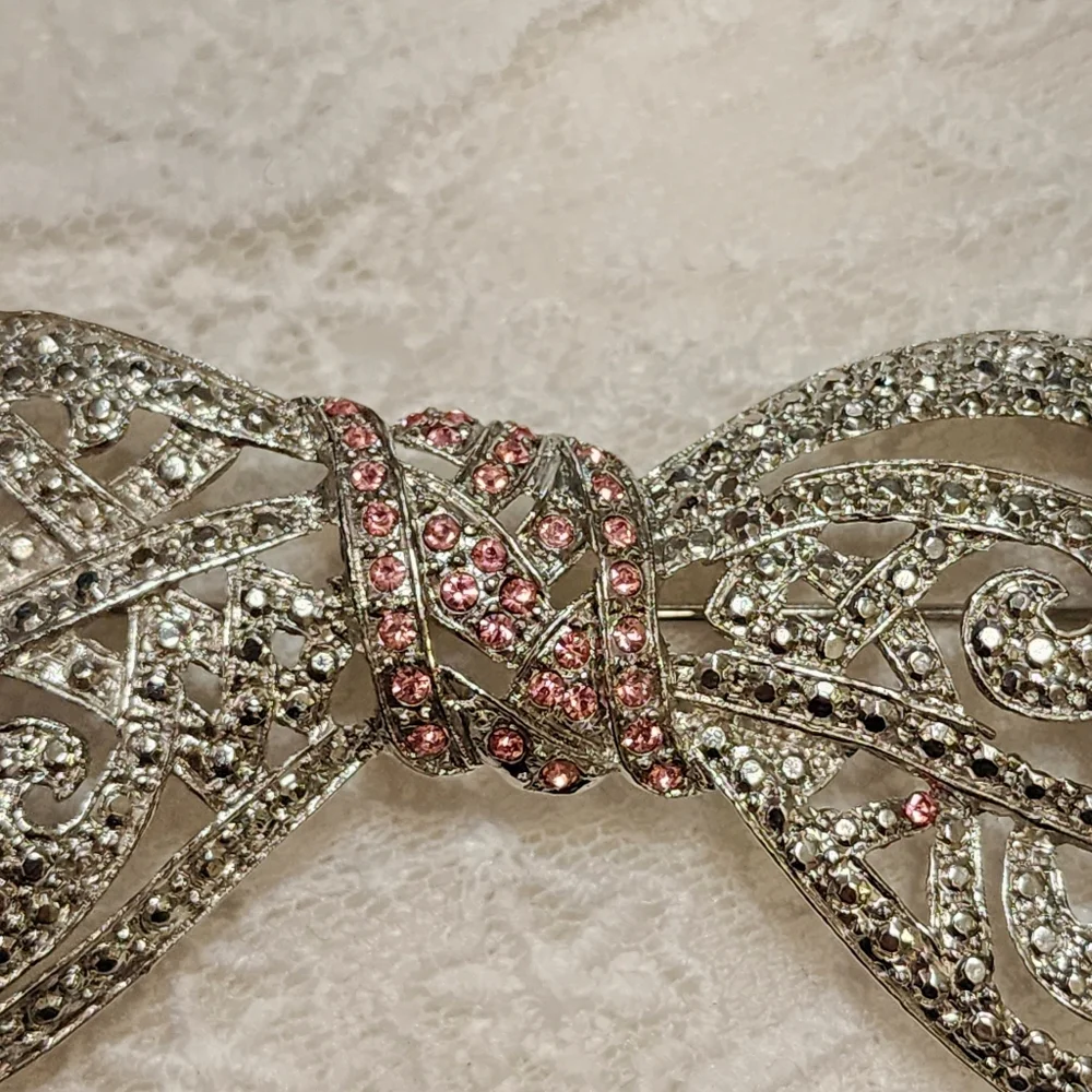 None vintage bow